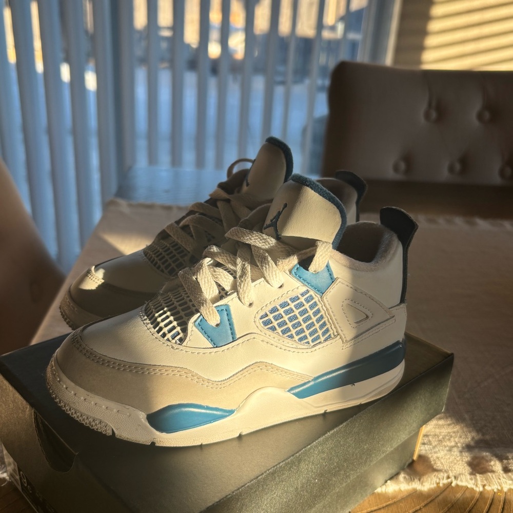 Jordan 4 Retro